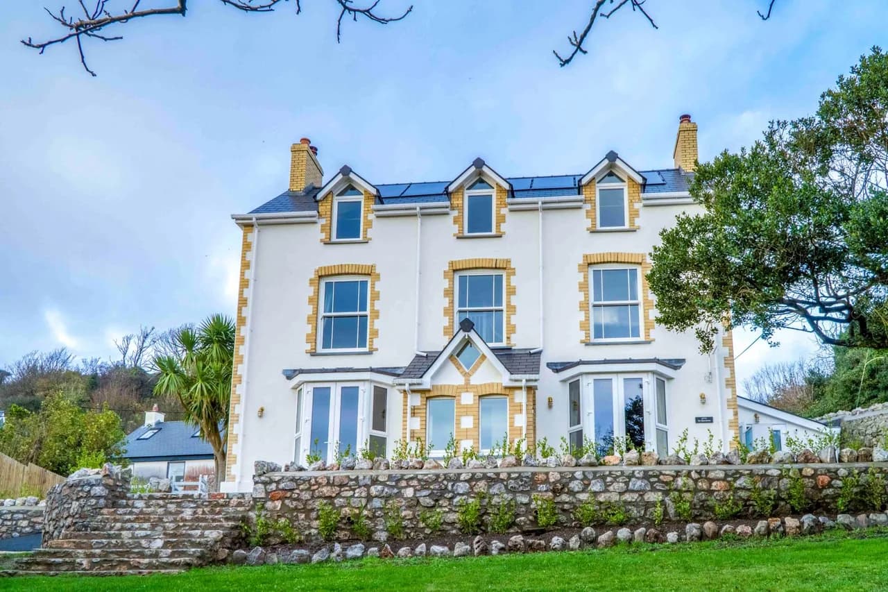 Charming Five Bedroom Home in Swansea