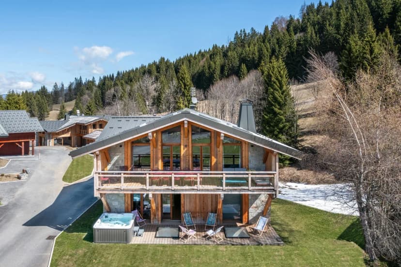 Modern Alpine Chalet with Jacuzzi in French Alps