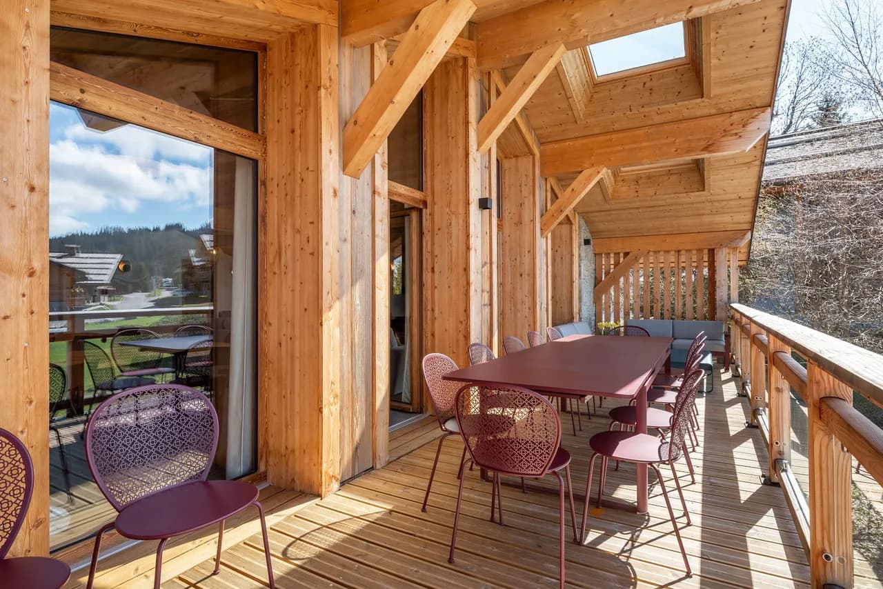 Modern Alpine Chalet with Jacuzzi in Les Gets photo 4