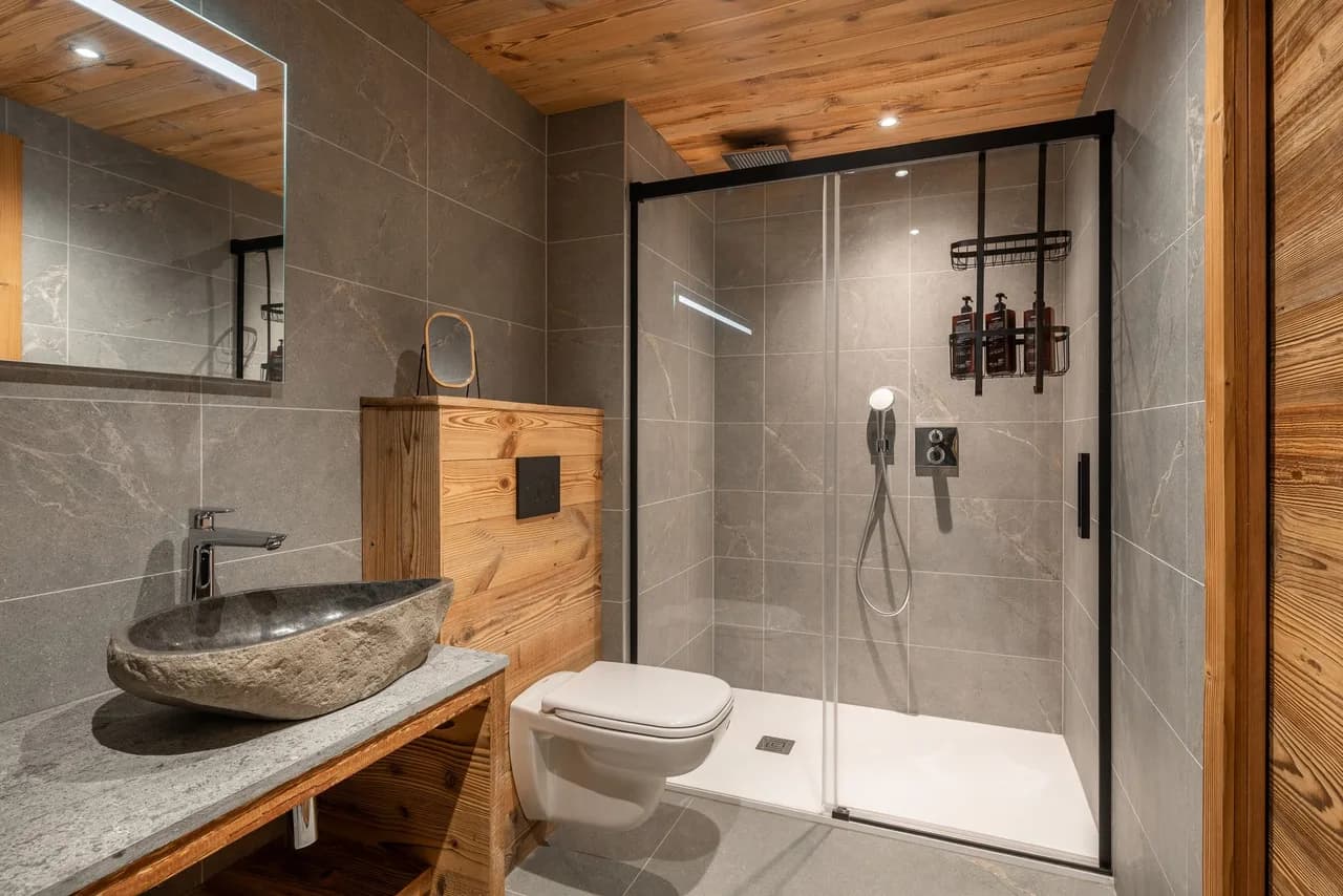 Modern Alpine Chalet with Jacuzzi in Les Gets photo 5