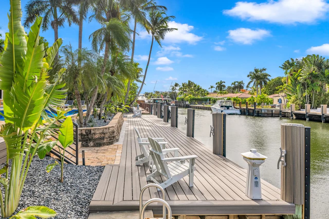 Waterfront Heated Pool Residence in Nurmi Isles photo 4
