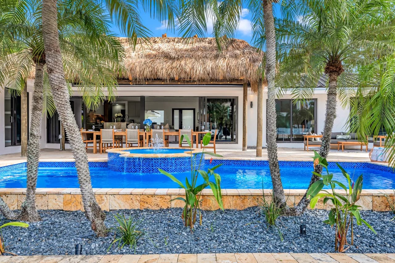Waterfront Heated Pool Residence in Nurmi Isles photo 5