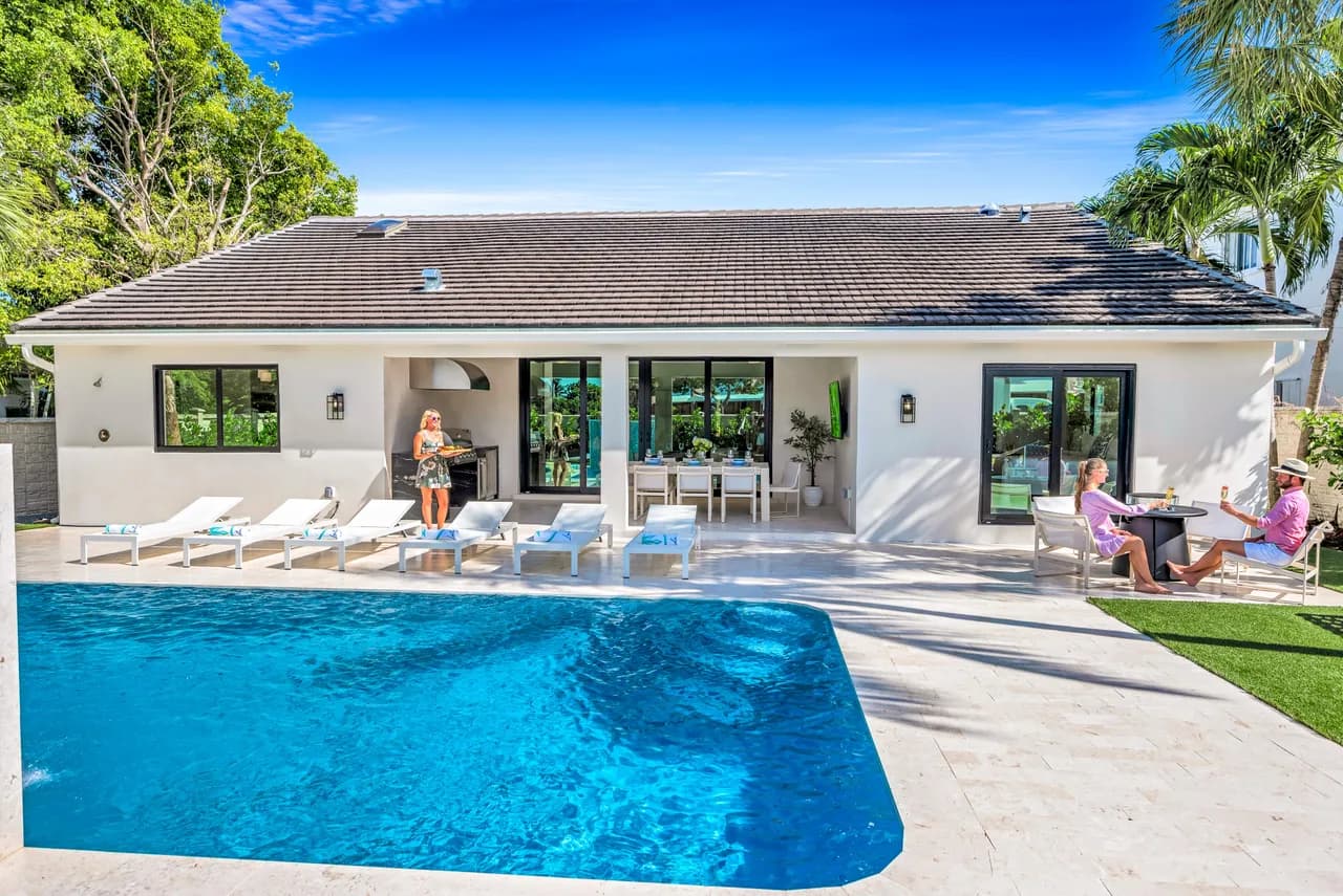 Steps from Beach Villa in Fort Lauderdale