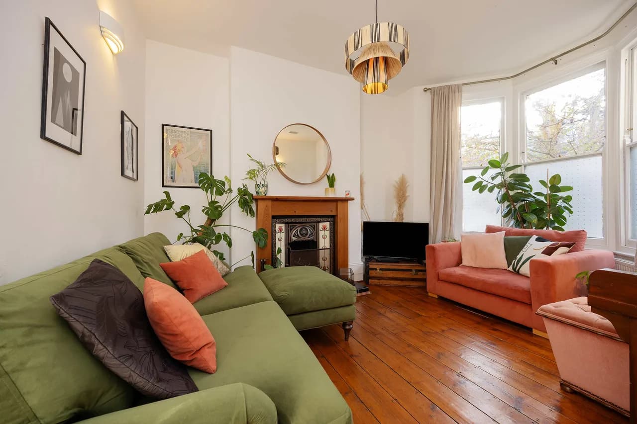 Stylish Three Bedroom Apartment in London photo 2