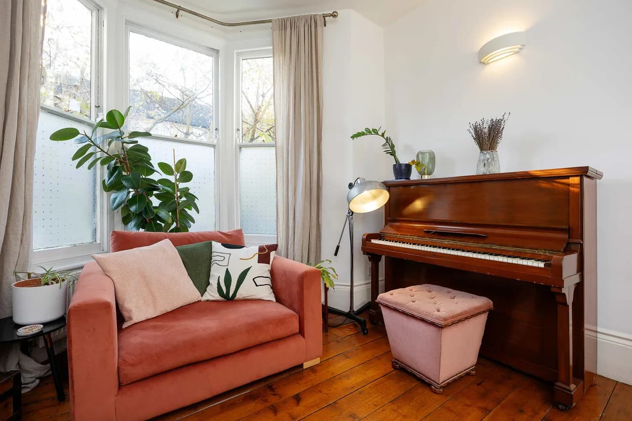 Stylish Three Bedroom Apartment in London photo 3