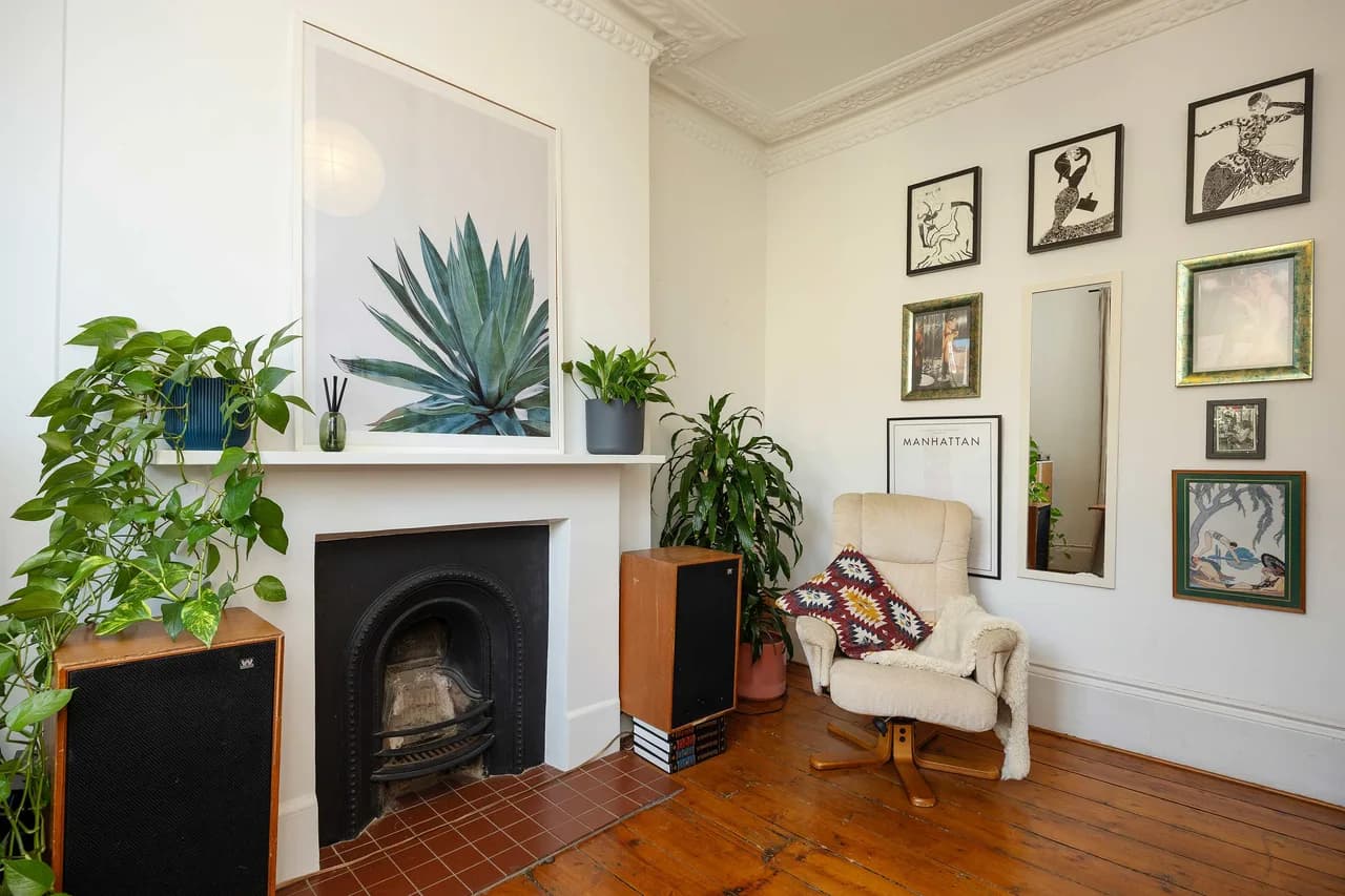 Stylish Three Bedroom Apartment in London photo 5