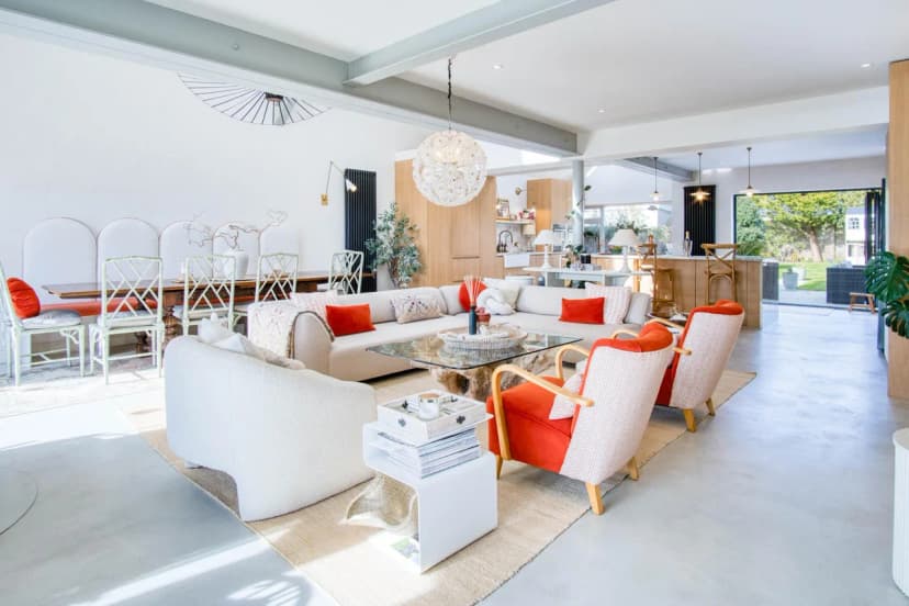 Seaview Five Bedroom House in Swansea