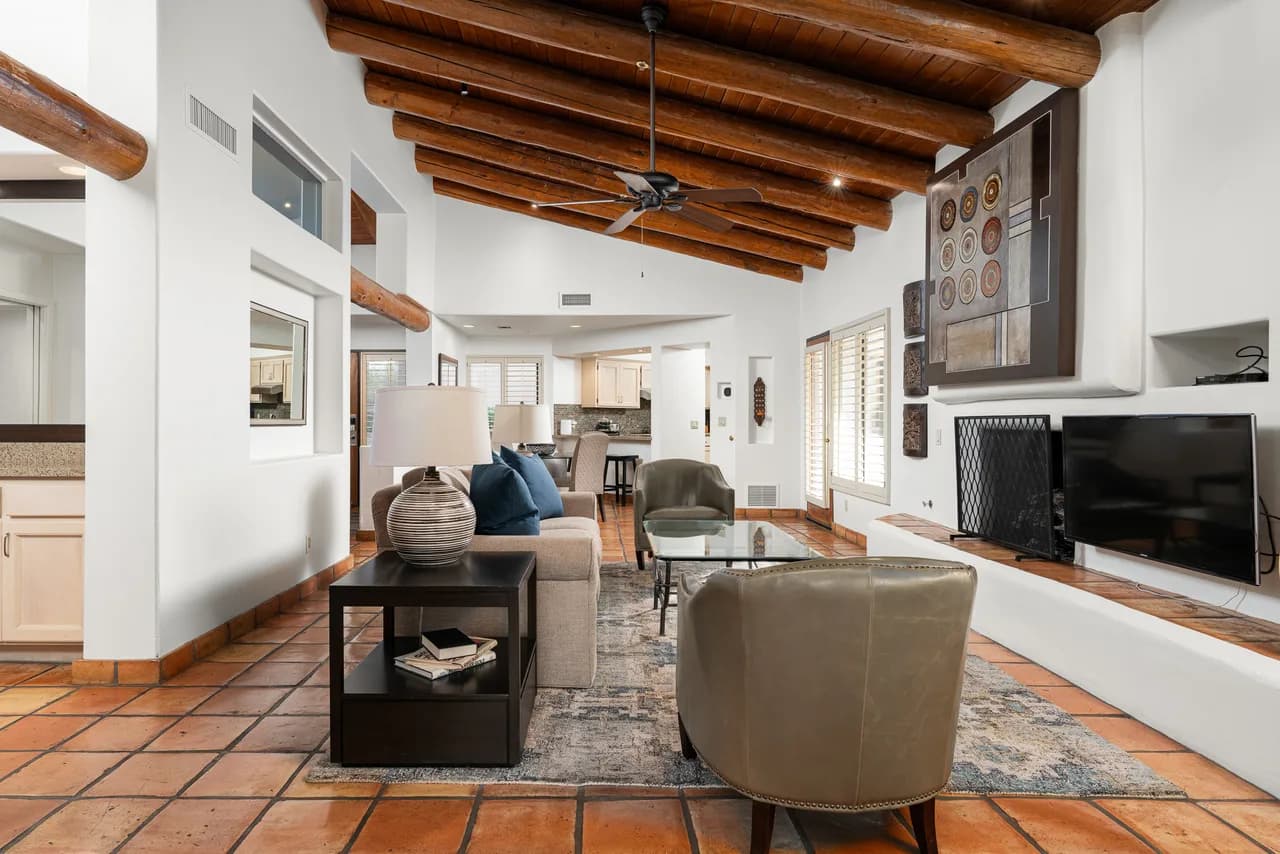 Santa Fe-Style Villa in Scottsdale photo 5