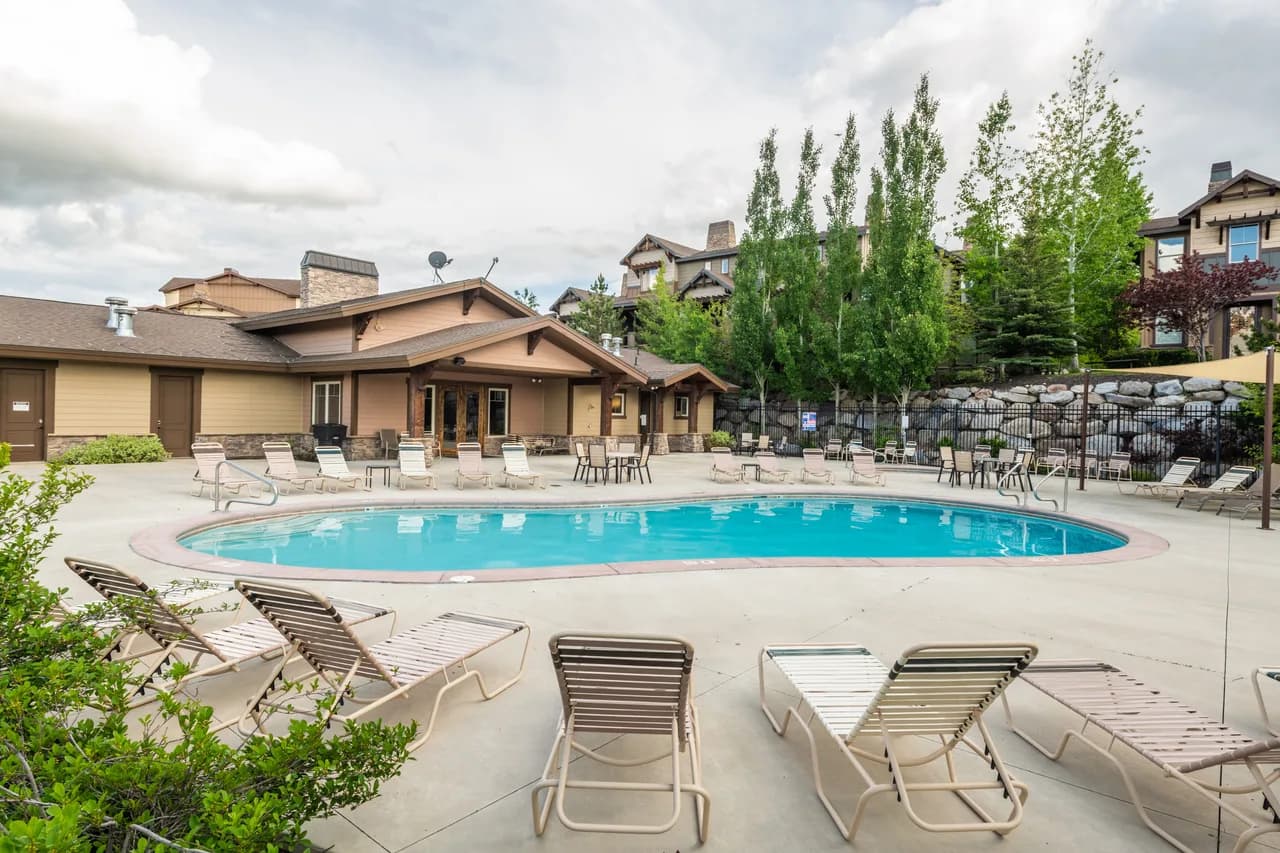 Lakeside Four-Bedroom Villa in Park City Utah photo 4