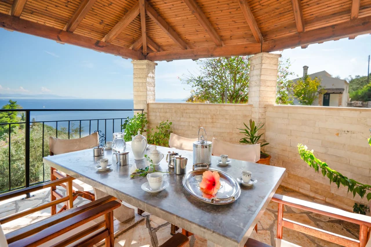 Garden View Three Bedroom Villa in Katavolos photo 3