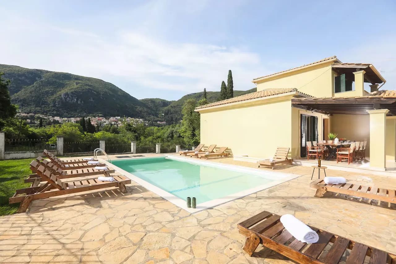 Mountain View Three Bedroom Villa in Ano Korakiana