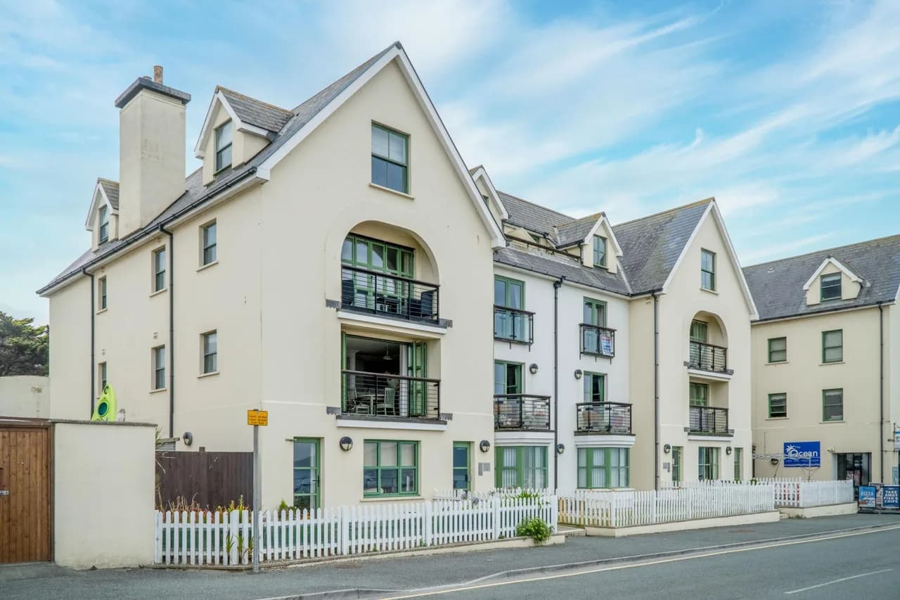 Bay View Four Bedroom Villa in Broad Haven photo 4