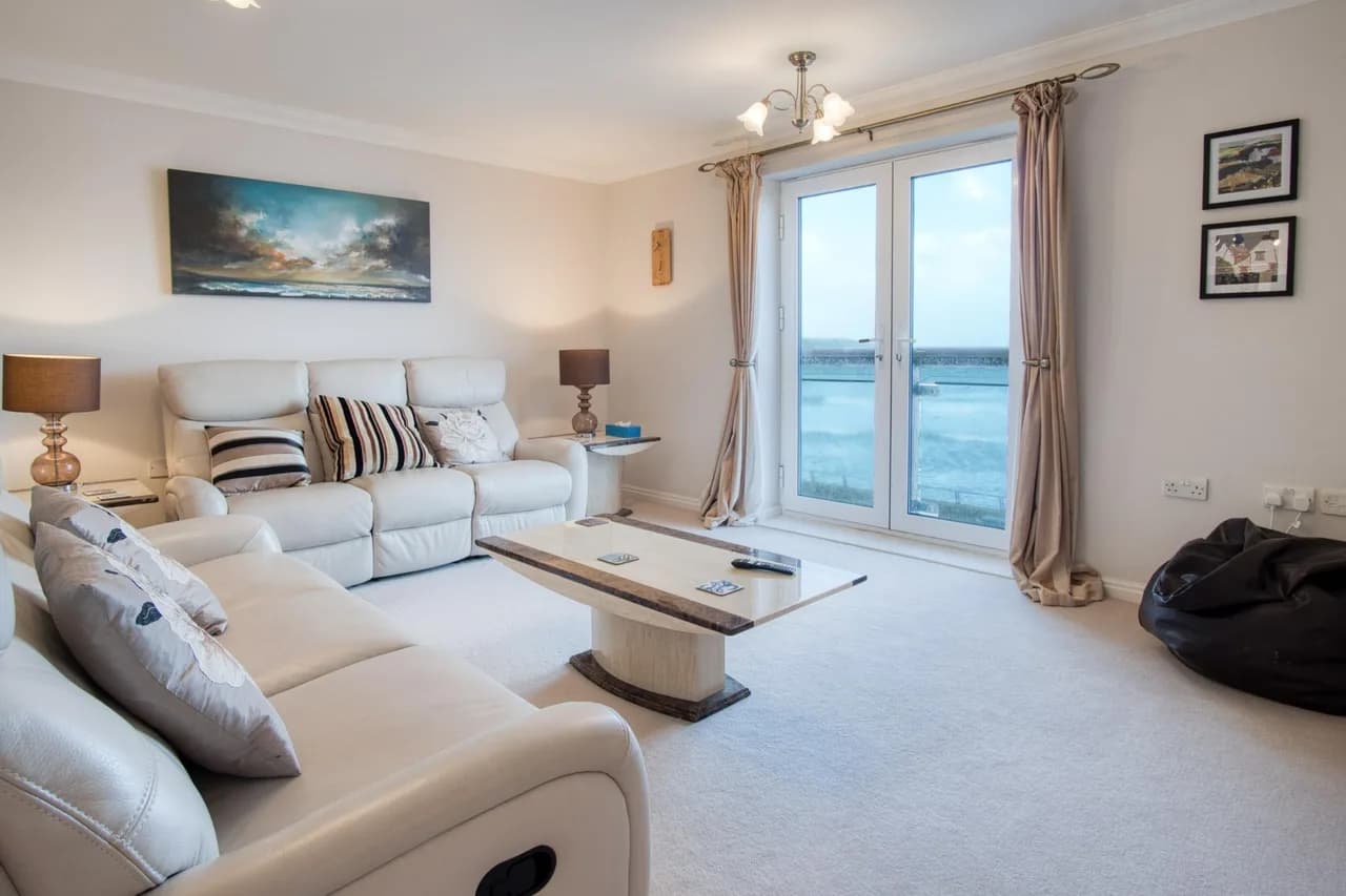 Bay View Four Bedroom Villa in Broad Haven photo 5