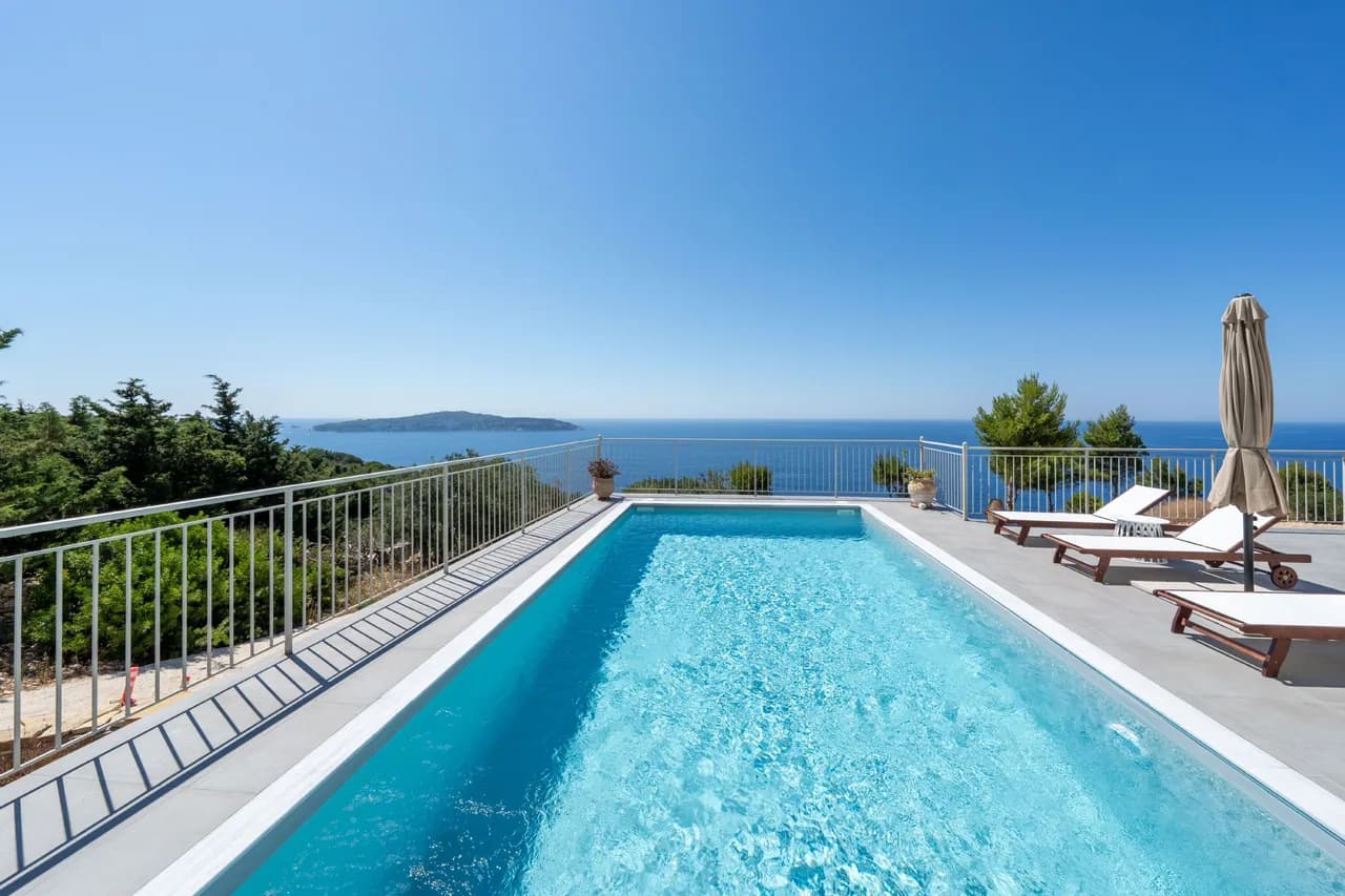 Mountain View Two Bedroom Villa in Paxi