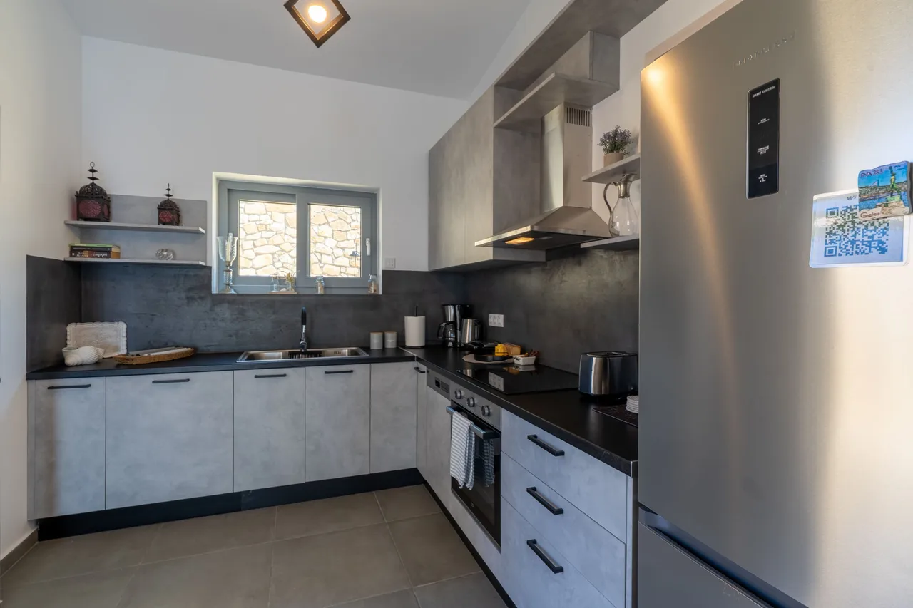 Mountain View Two Bedroom Villa in Paxi photo 3