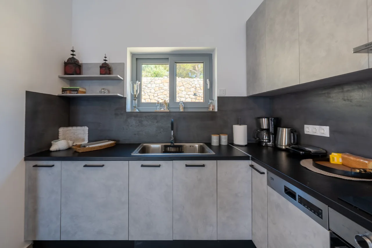 Mountain View Two Bedroom Villa in Paxi photo 5