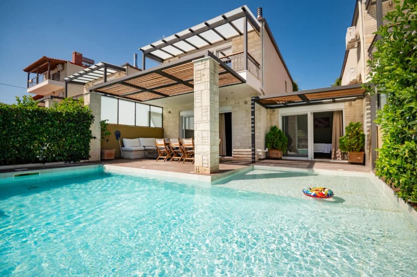 Sunny Coastal Villa in Halkidiki