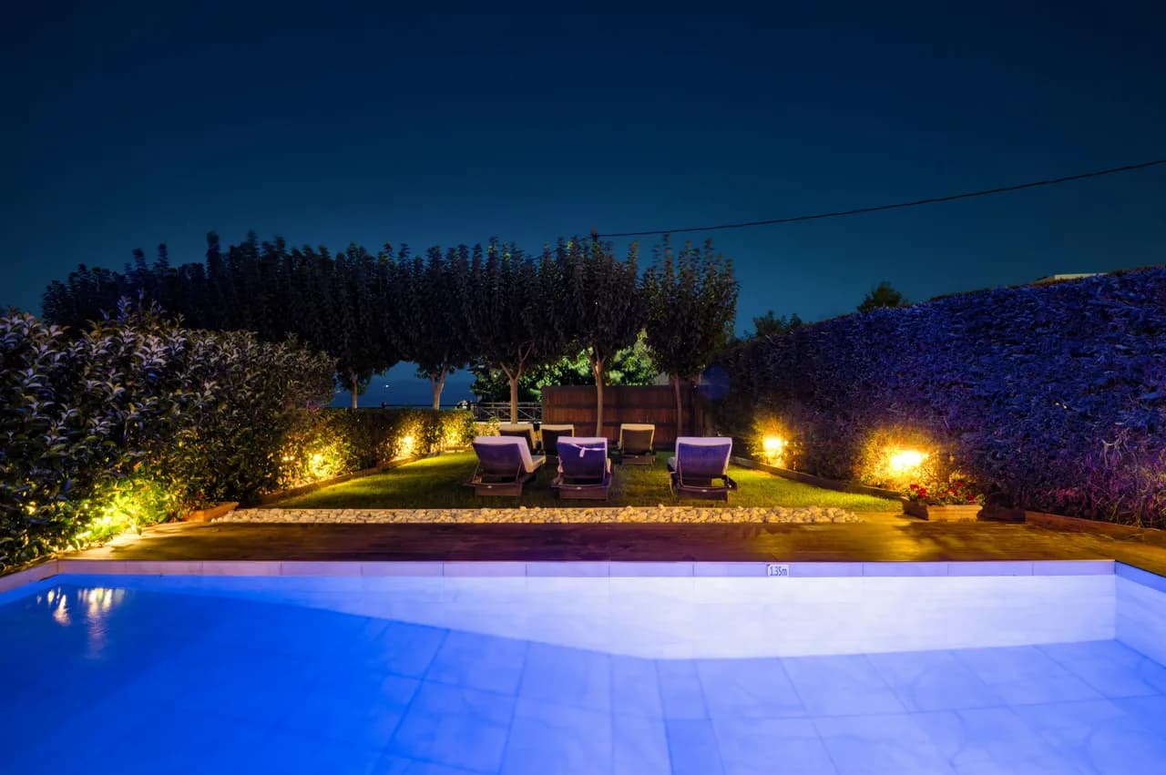 Garden-View Three Bedroom Villa in Chaniotis photo 2