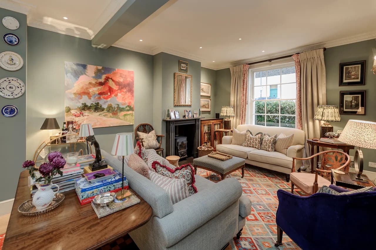 Family-Friendly Three Bedroom Retreat in London photo 3