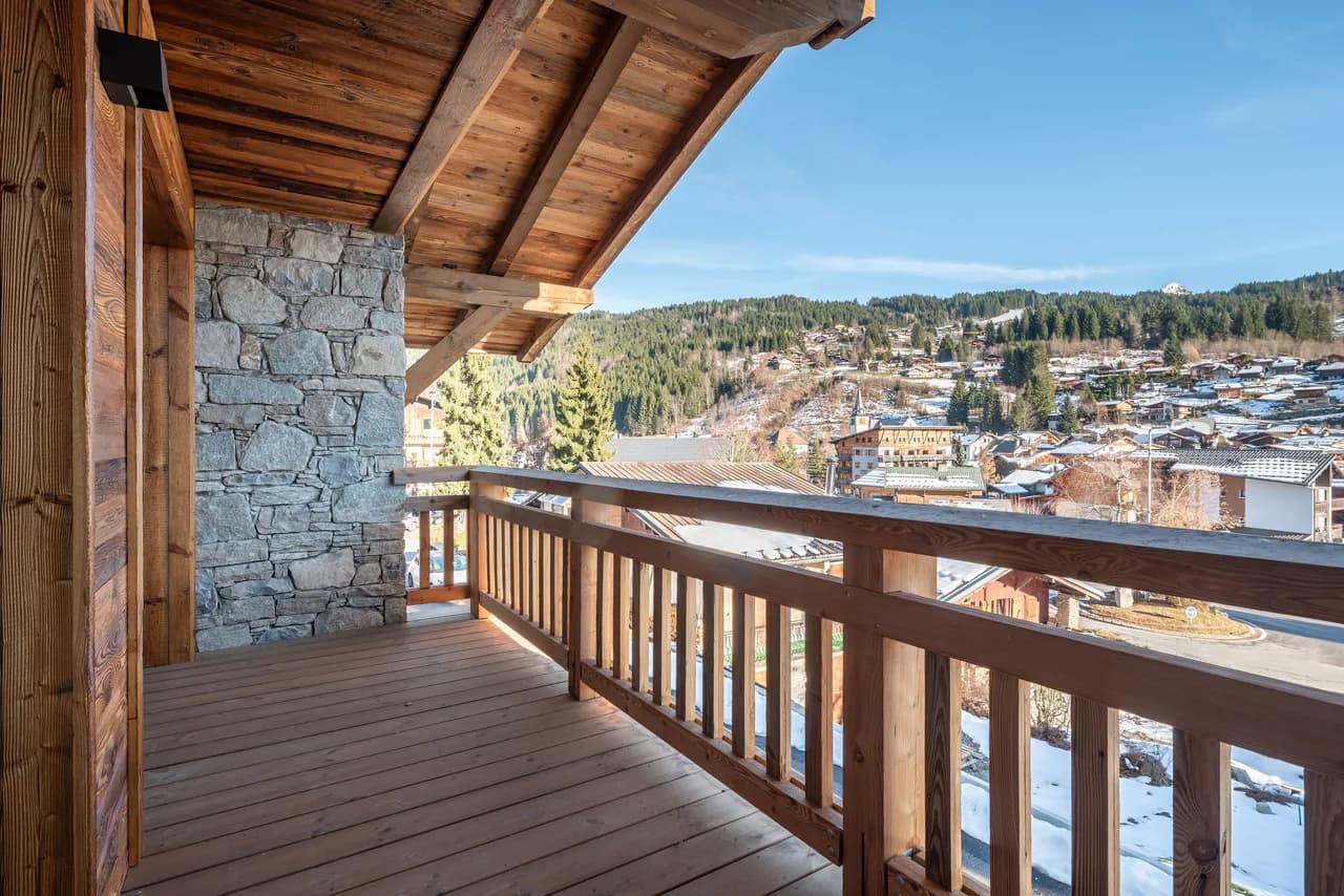 Alpine Chalet with Hot Tub in Les Gets photo 3