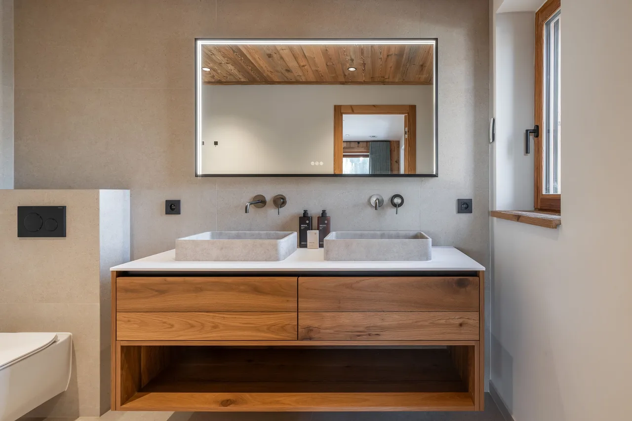 Alpine Chalet with Hot Tub in Les Gets photo 4