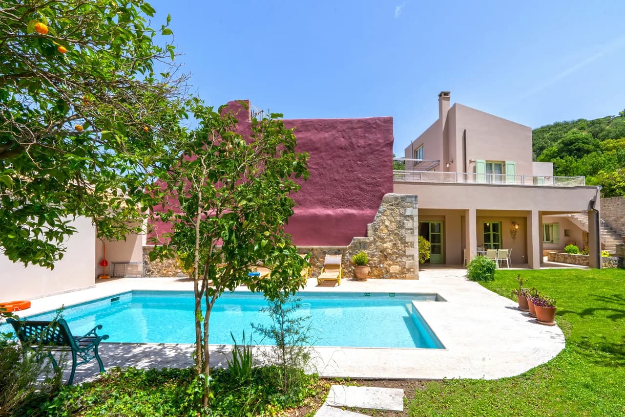 Outdoor Pool Villa in Armeni photo 3