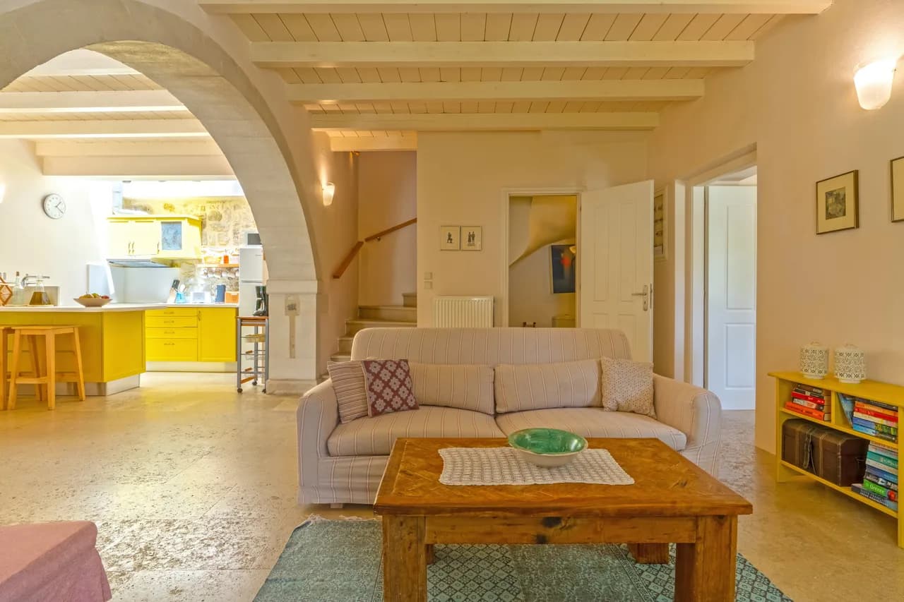Outdoor Pool Villa in Armeni photo 4