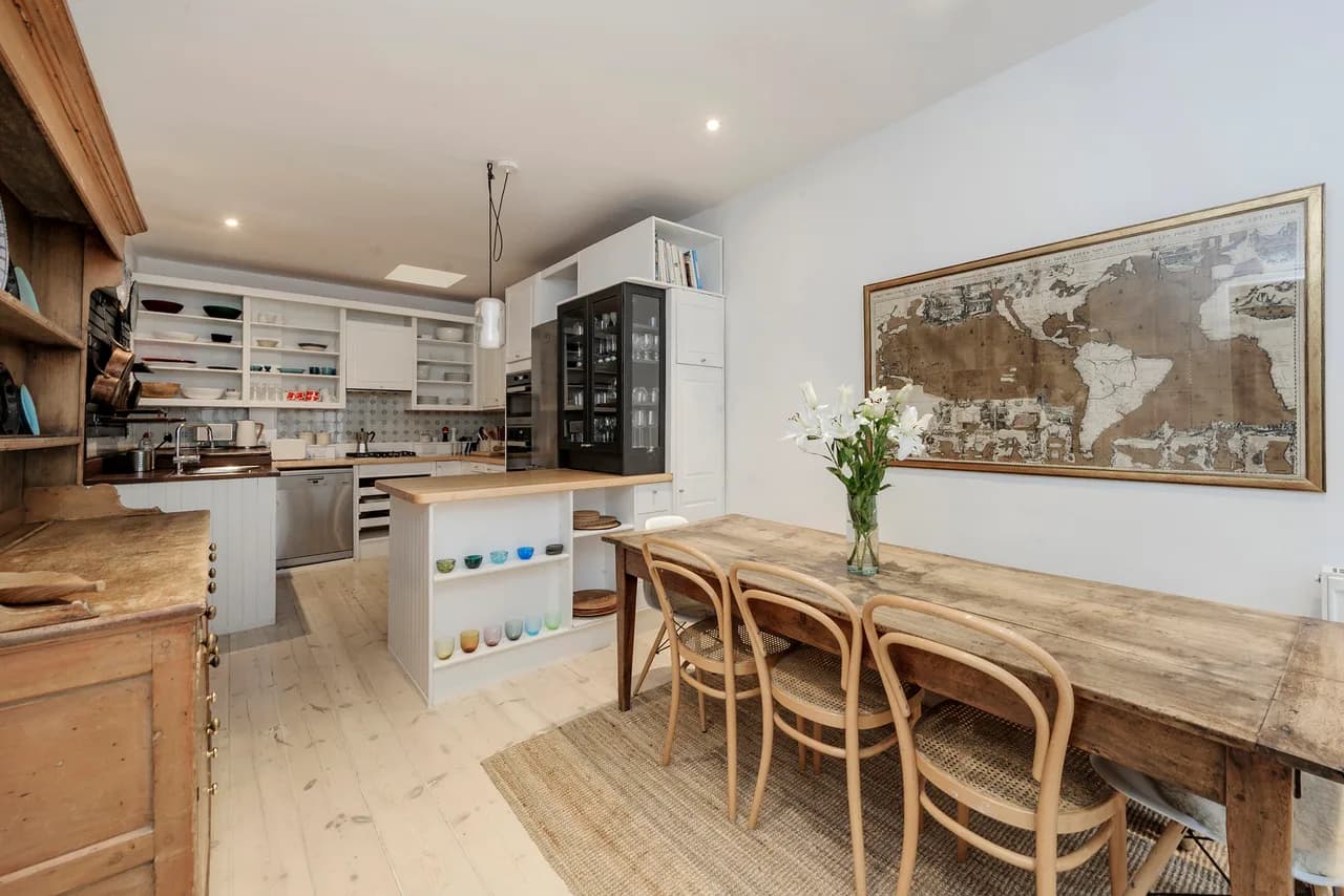 Charming Mews Hideaway in Brompton, London