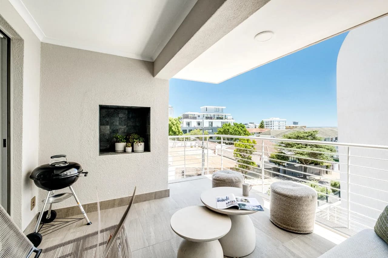 Modern Two Bedroom Apartment in Green Point Cape Town photo 2