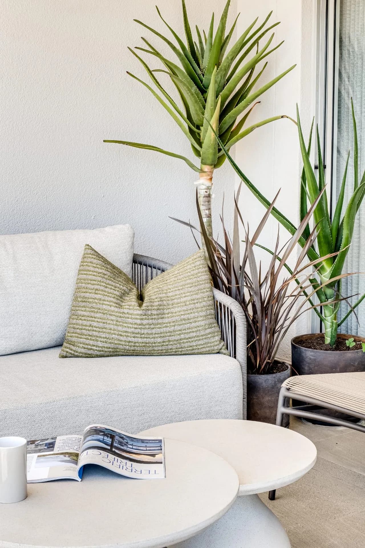 Modern Two Bedroom Apartment in Green Point Cape Town photo 3