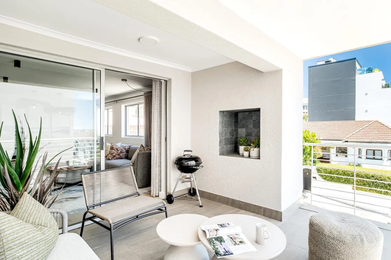 Modern Two Bedroom Apartment in Green Point Cape Town photo 5