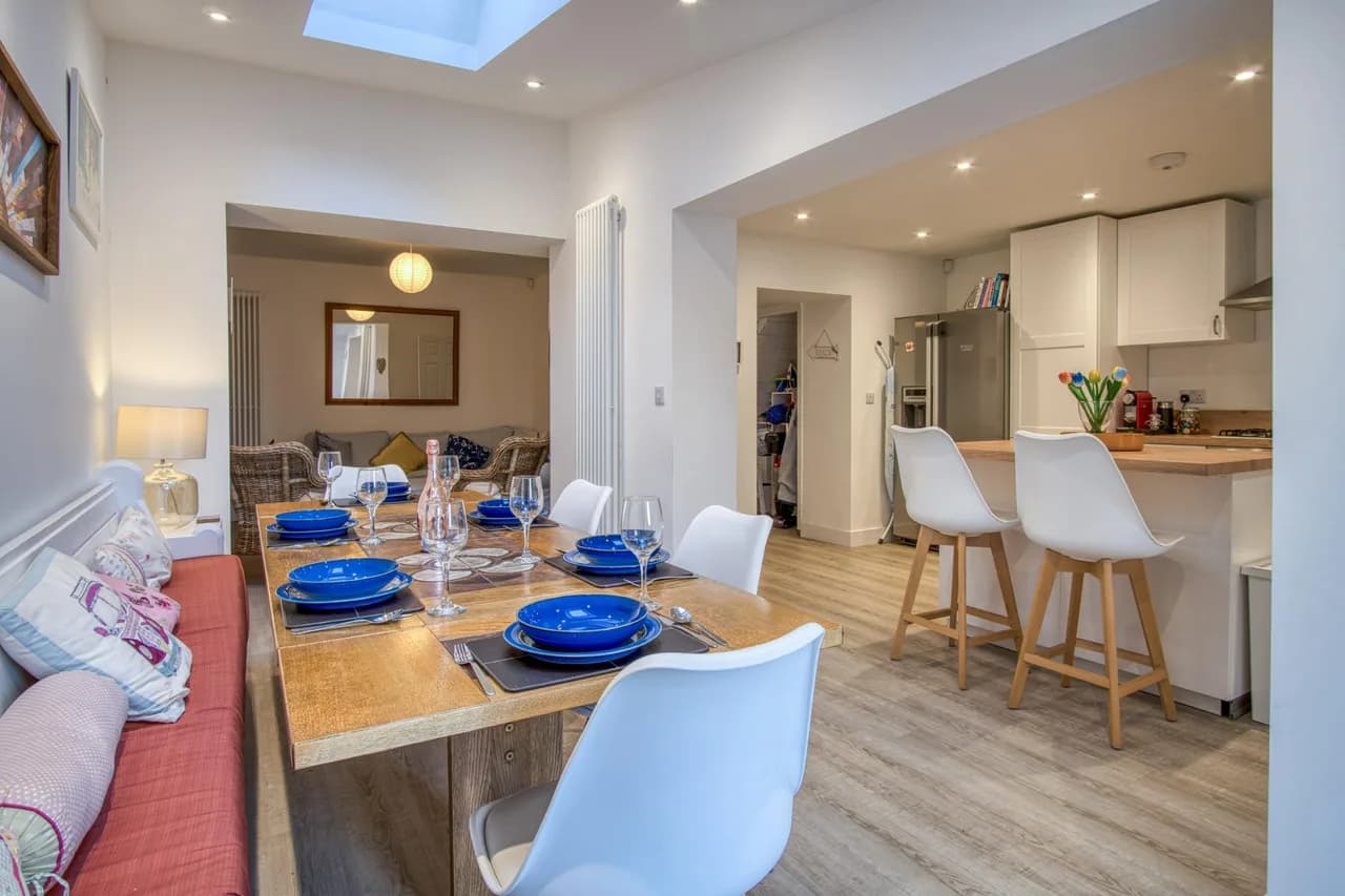 Cozy Garden Retreat in Tenby