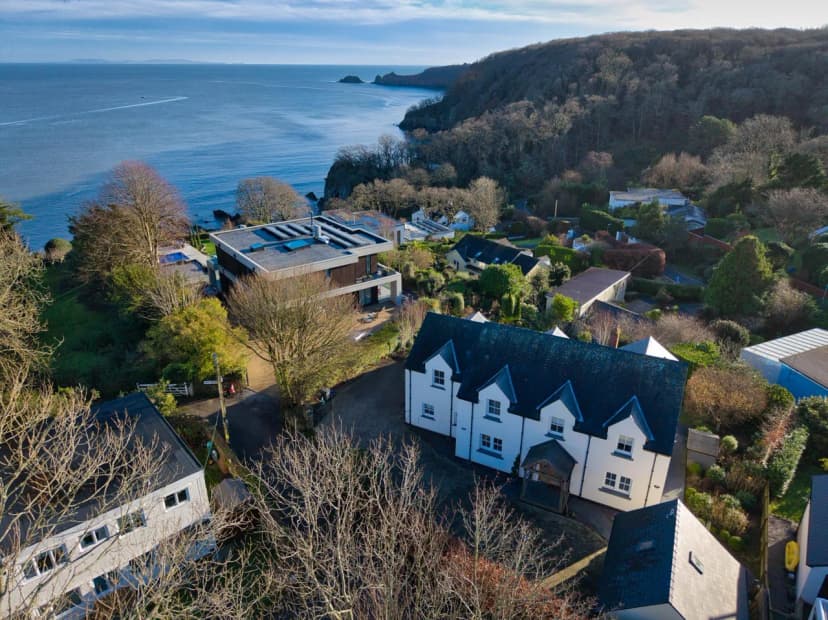 Terrace Jacuzzi Villa in Saundersfoot