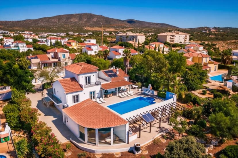 Garden View Three Bedroom Villa in Algarve
