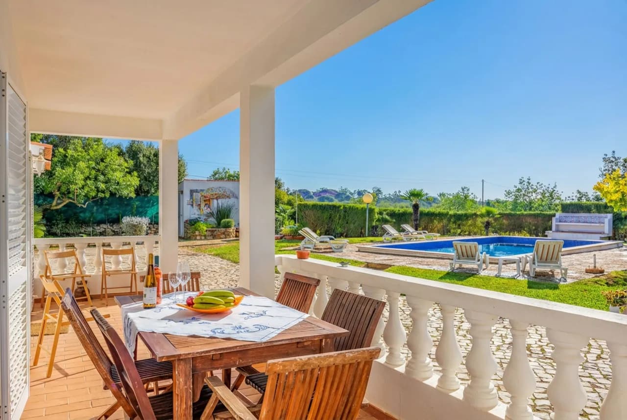 Modern Two Bedroom Retreat in Quelfes photo 4