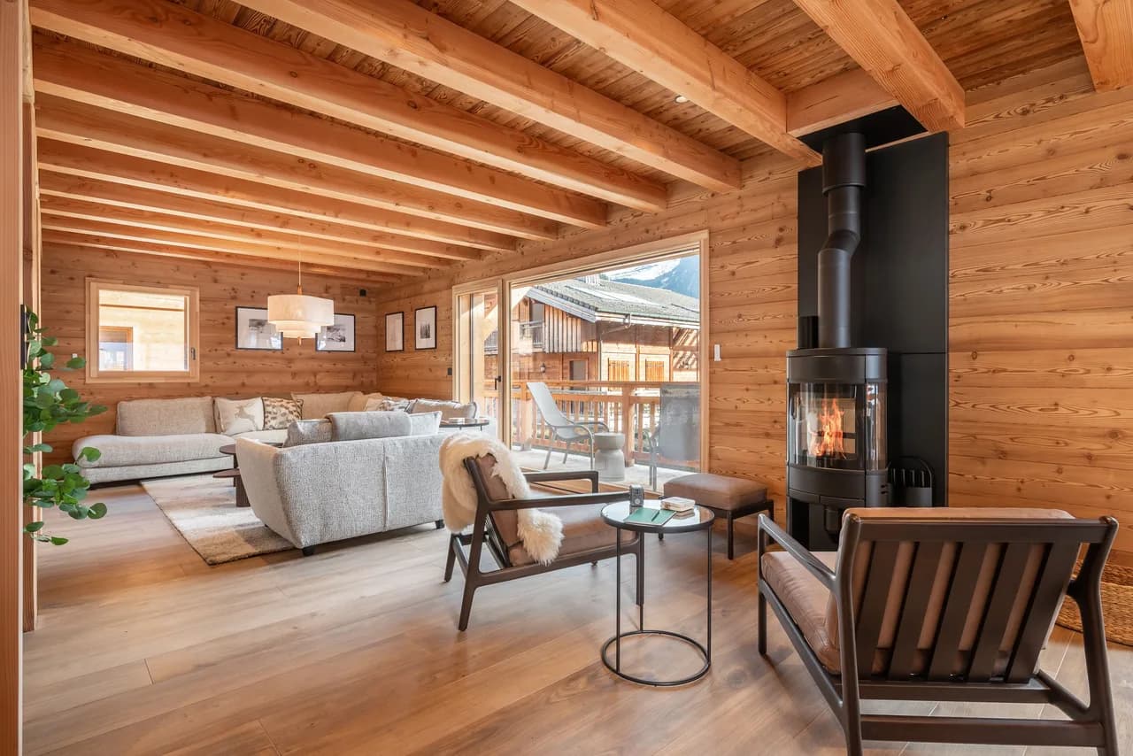 Alpine Retreat Chalet with Jacuzzi in Morzine