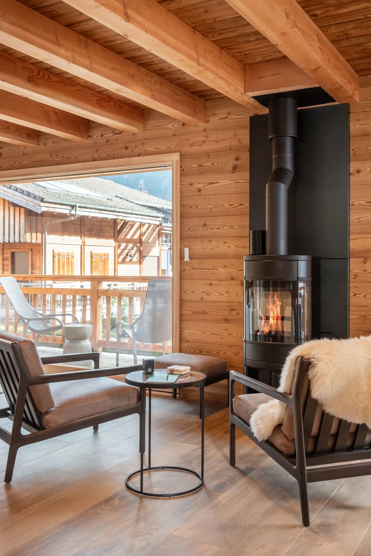 Alpine Retreat Chalet with Jacuzzi in Morzine photo 3