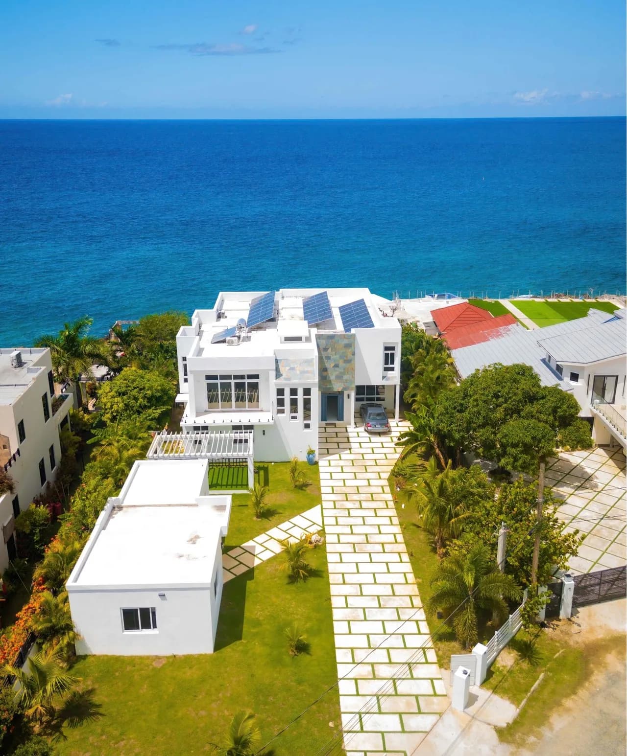 Oceanfront Five Bedroom Villa in White House photo 3