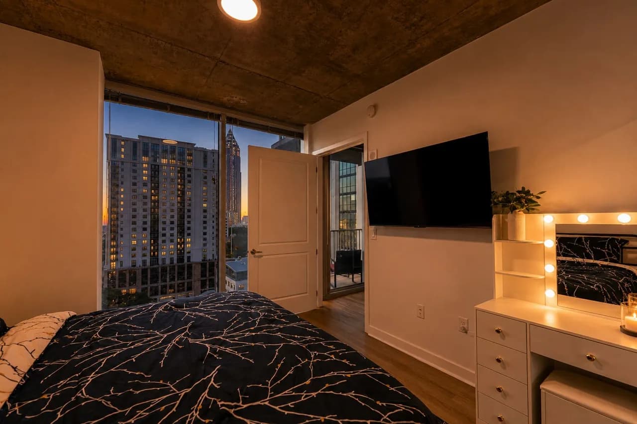 Midtown ATL 1BR: BeltLine, Rooftop Pool photo 4