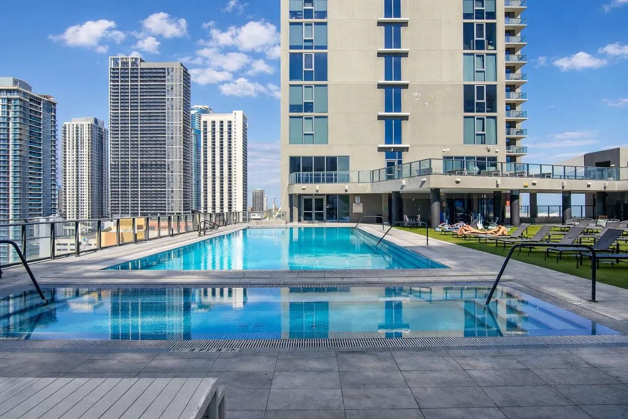 Bayfront 2BR: Cruise Port, Pool photo 3