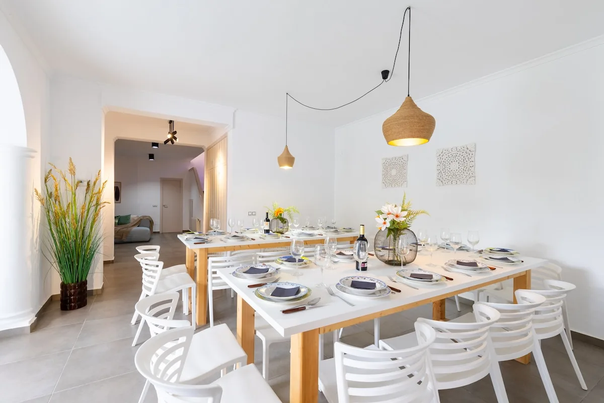 Elegant Seven Bedroom Villa in Els Ciprerets photo 4