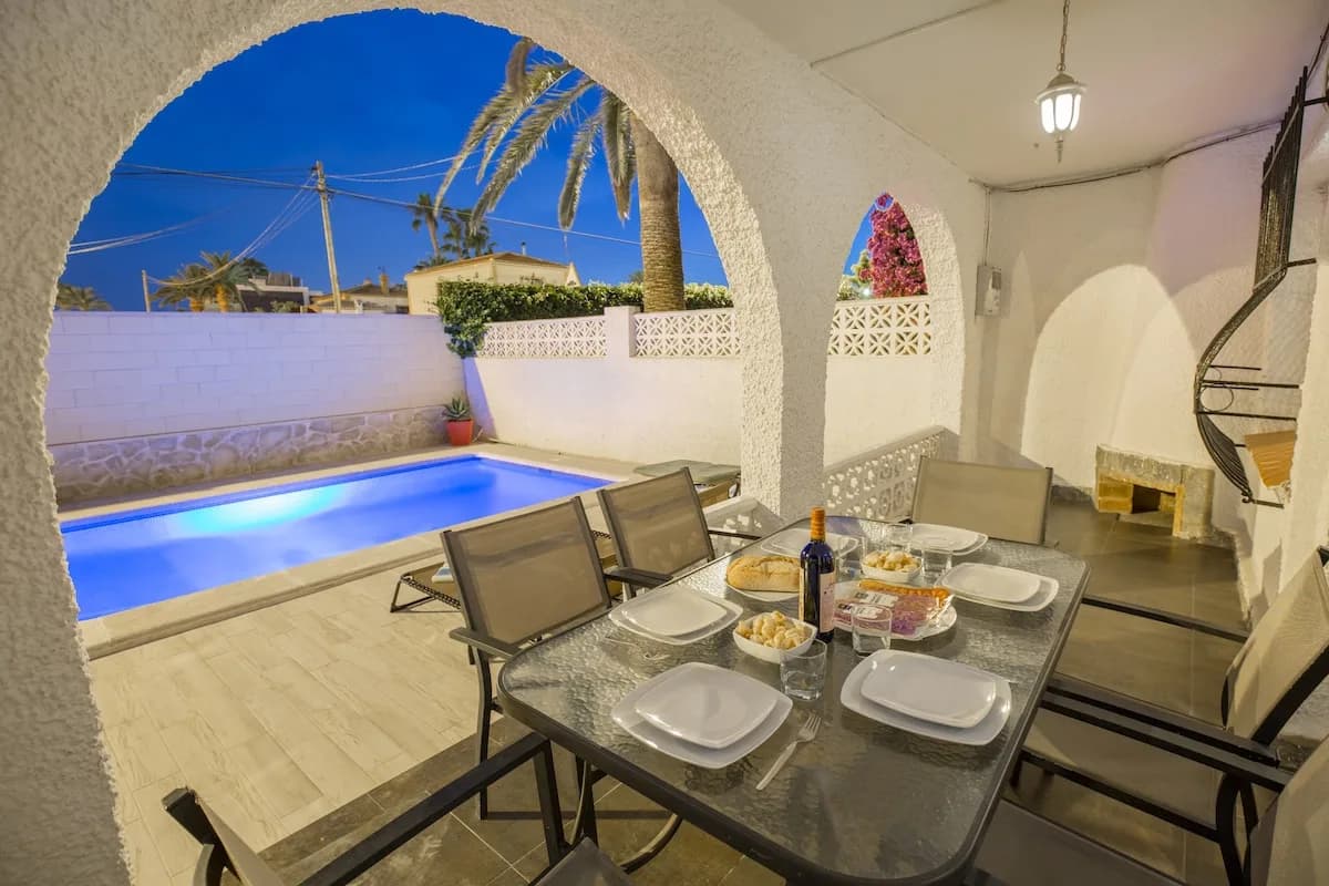 Relaxing Poolside Villa in Torrevieja photo 3