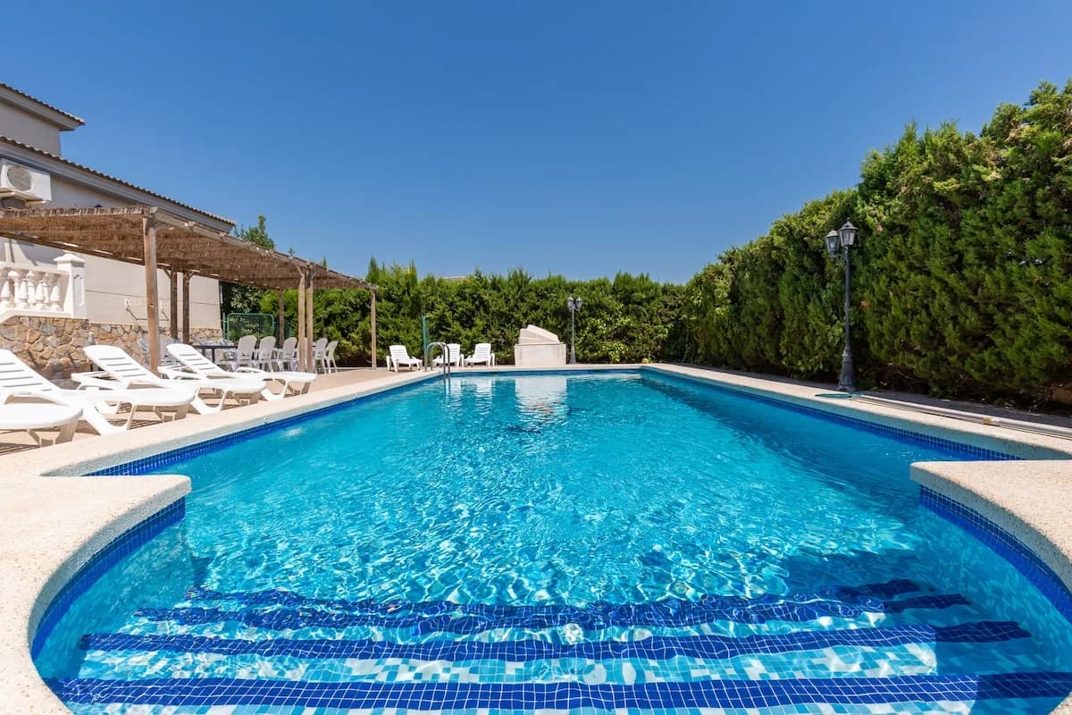 Elegant Nine Bedroom Villa in Mutxamel