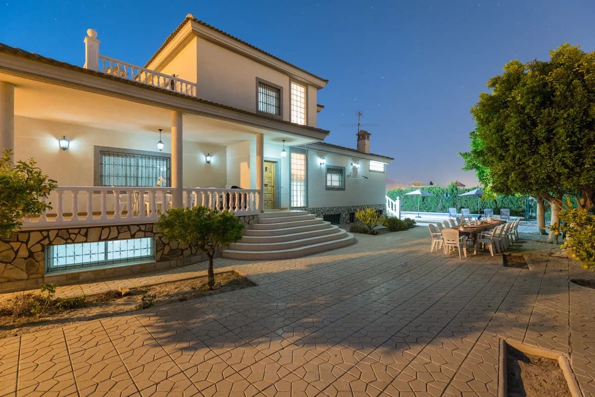 Elegant Nine Bedroom Villa in Mutxamel photo 4