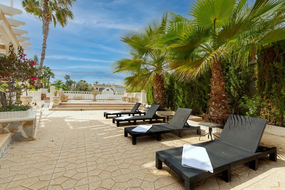 Mediterranean Beachfront Villa in La Zenia photo 4