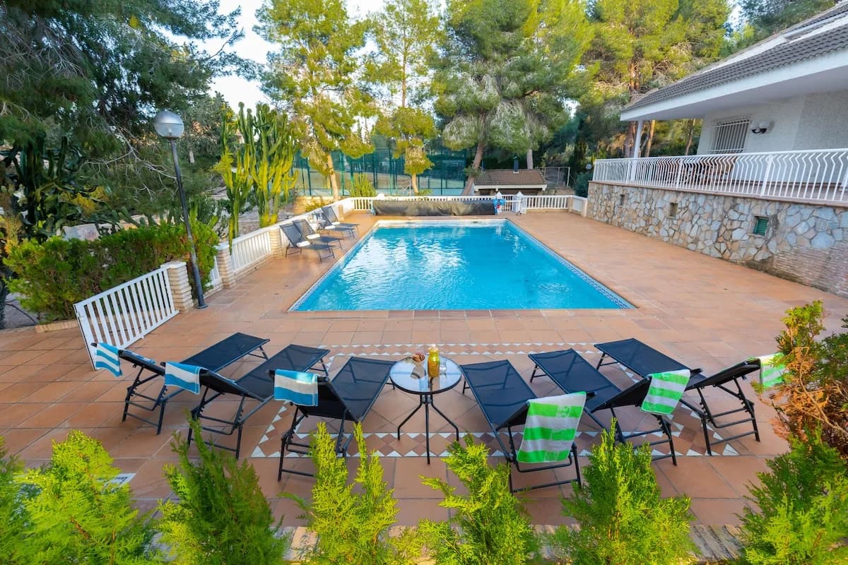 Spacious Nine-Bedroom Villa in La Alcayna photo 2