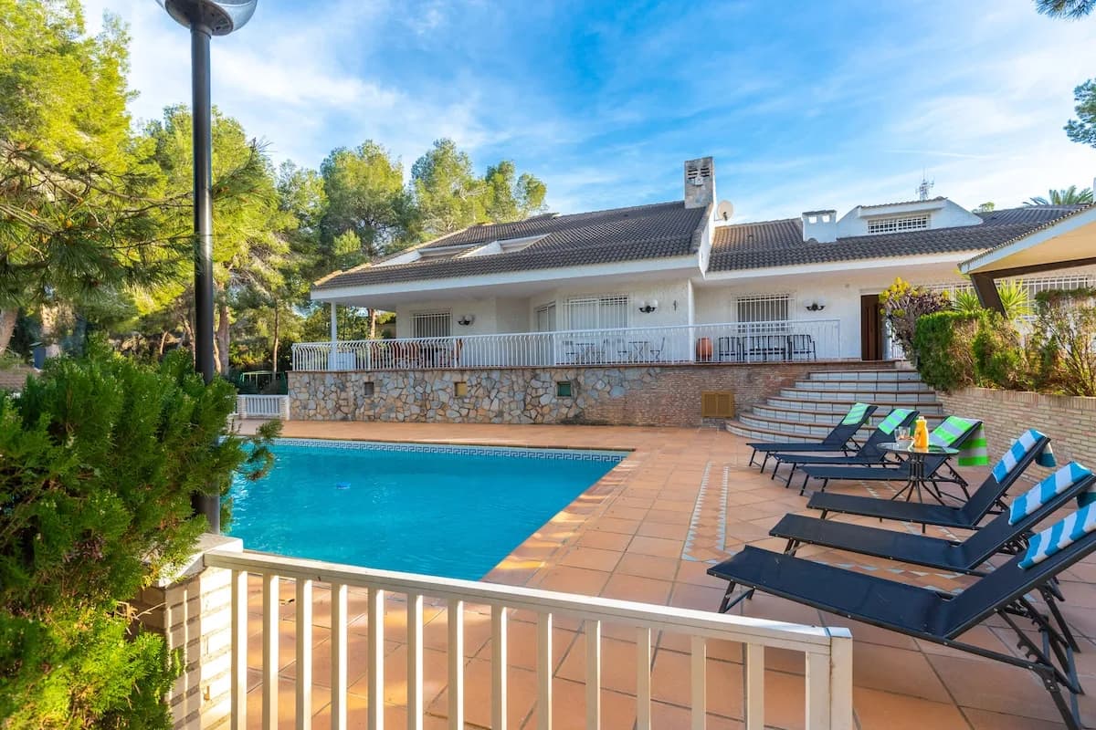 Spacious Nine-Bedroom Villa in La Alcayna photo 3