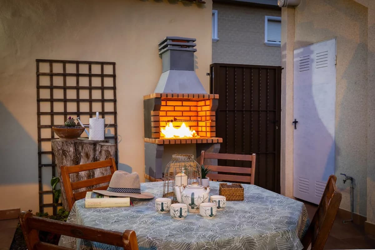 Coastal Two-Bedroom Villa in Torrevieja photo 3