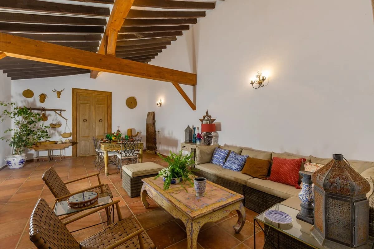 Contemporary Three Bedroom Villa in Daya Vieja photo 3