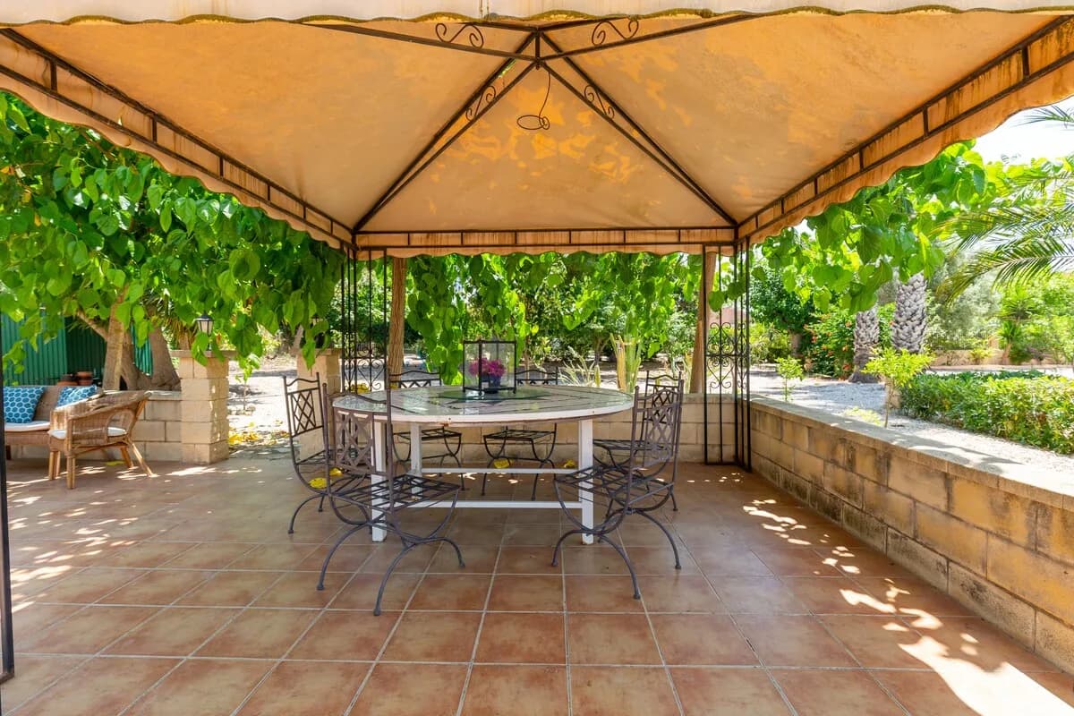 Contemporary Three Bedroom Villa in Daya Vieja photo 4